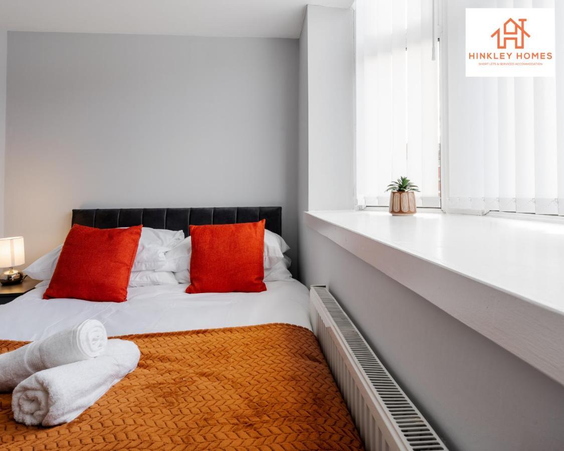 Supersized House 6 Beds Sleeps 14 W Garden & Carpark By Hinkley Homes Short Lets & Serviced Accommodation ليفربول المظهر الخارجي الصورة