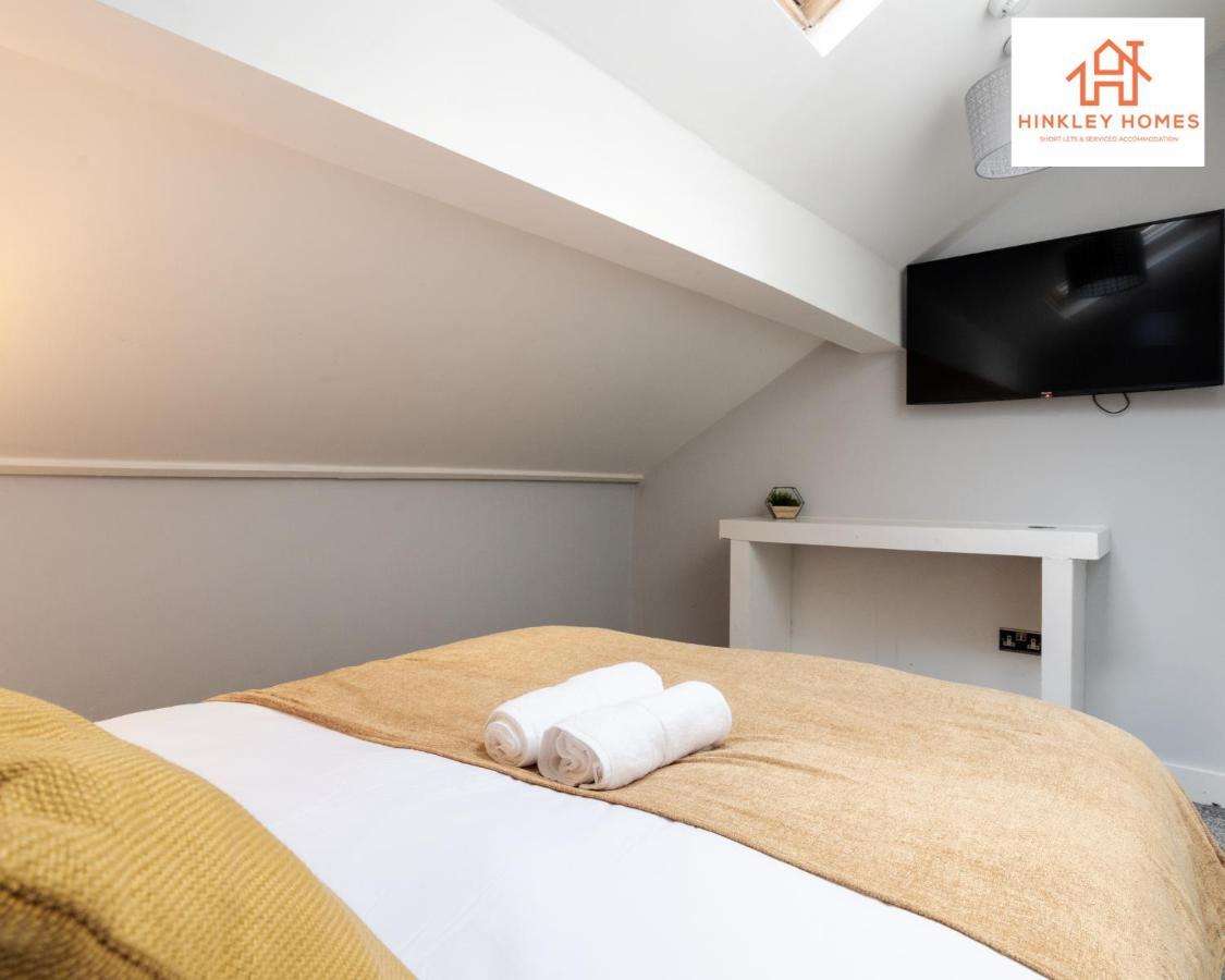 Supersized House 6 Beds Sleeps 14 W Garden & Carpark By Hinkley Homes Short Lets & Serviced Accommodation ليفربول المظهر الخارجي الصورة