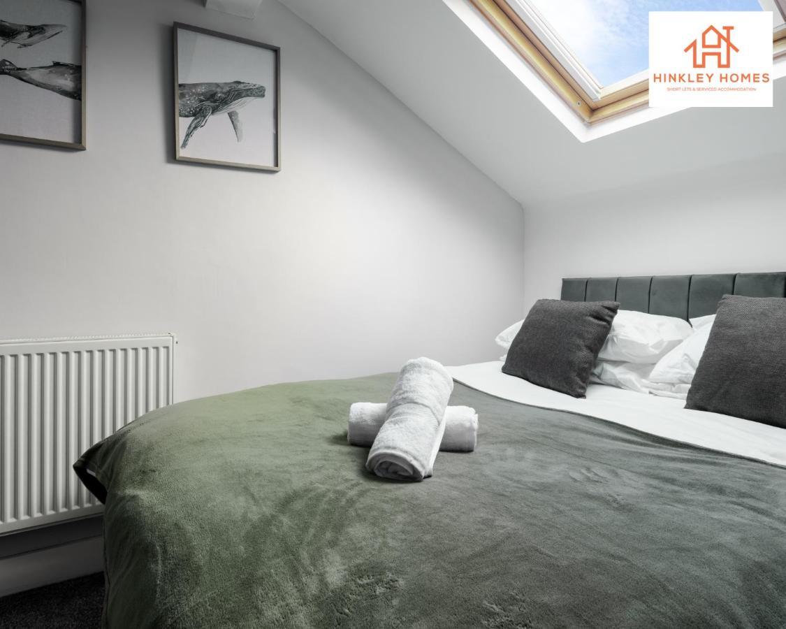 Supersized House 6 Beds Sleeps 14 W Garden & Carpark By Hinkley Homes Short Lets & Serviced Accommodation ليفربول المظهر الخارجي الصورة