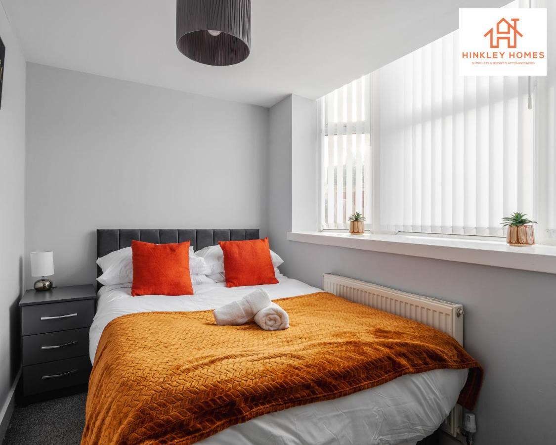 Supersized House 6 Beds Sleeps 14 W Garden & Carpark By Hinkley Homes Short Lets & Serviced Accommodation ليفربول المظهر الخارجي الصورة