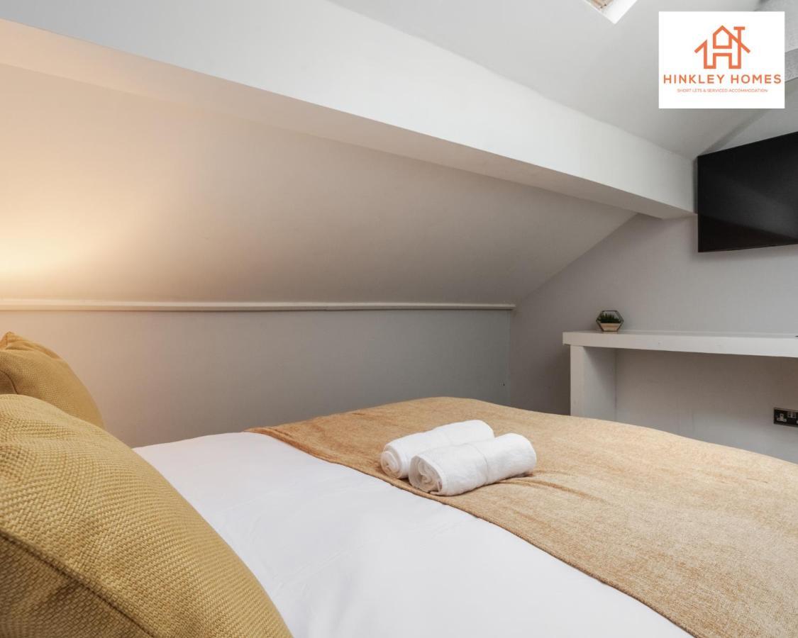 Supersized House 6 Beds Sleeps 14 W Garden & Carpark By Hinkley Homes Short Lets & Serviced Accommodation ليفربول المظهر الخارجي الصورة