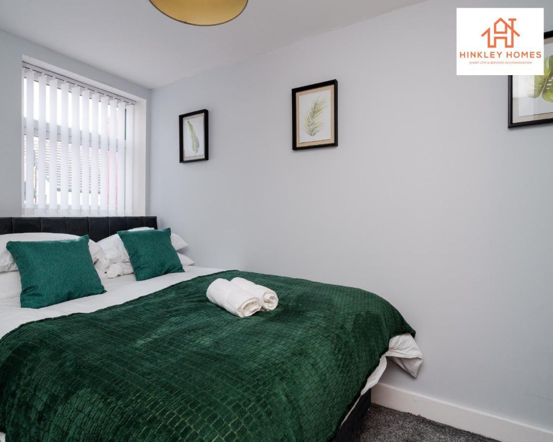 Supersized House 6 Beds Sleeps 14 W Garden & Carpark By Hinkley Homes Short Lets & Serviced Accommodation ليفربول المظهر الخارجي الصورة